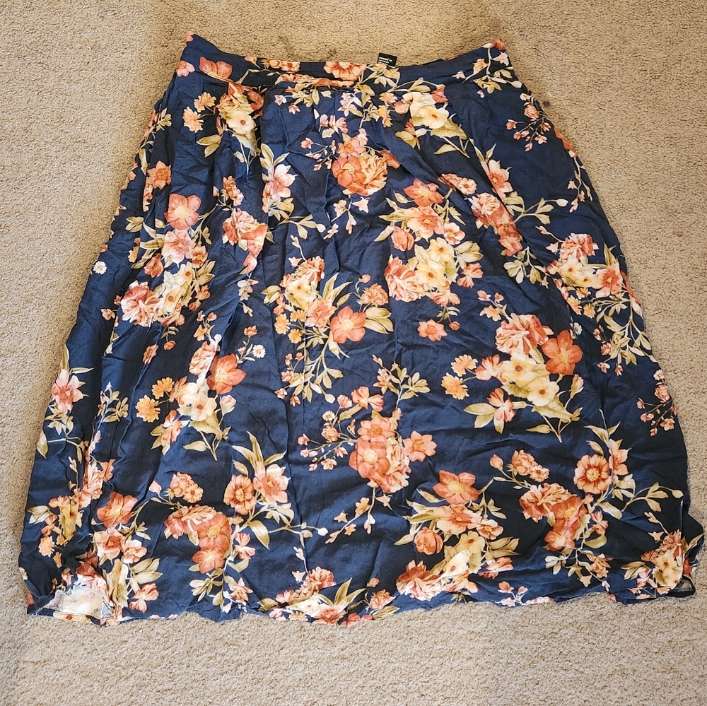 Forever 21 Navy Floral A-Line Skirt